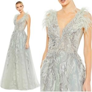 New Mac Feathered Sleeveless A-Line Black Tie Formal Gown - Size 14